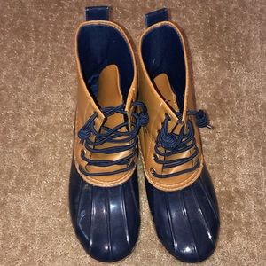 NWOT Avanti navy “duck” rain boots